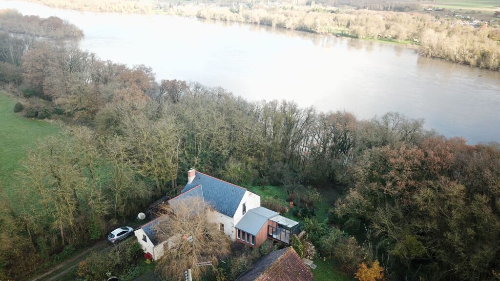 Décembre 2024 - Serre Victorienne Euro Modern en verre à Gennes Val de Loire  (49) Maines et Loire