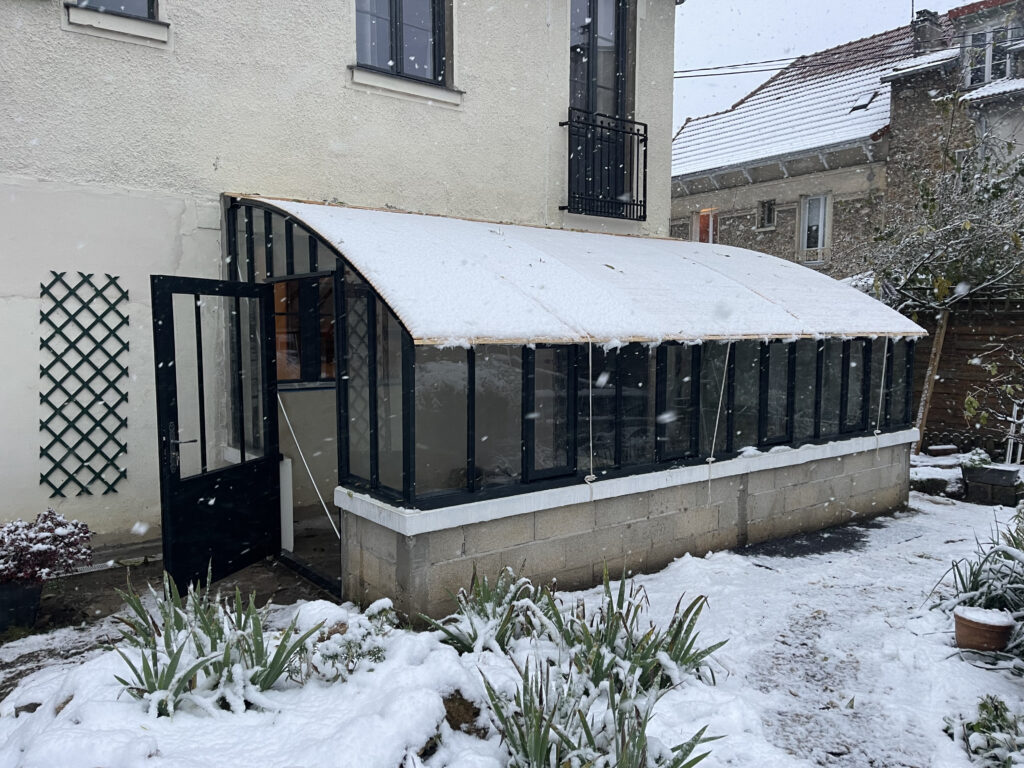 Décembre 2024 - Serre Ancienne Eleonore Soubassement en verre à Clamart (92) Haut de Seine